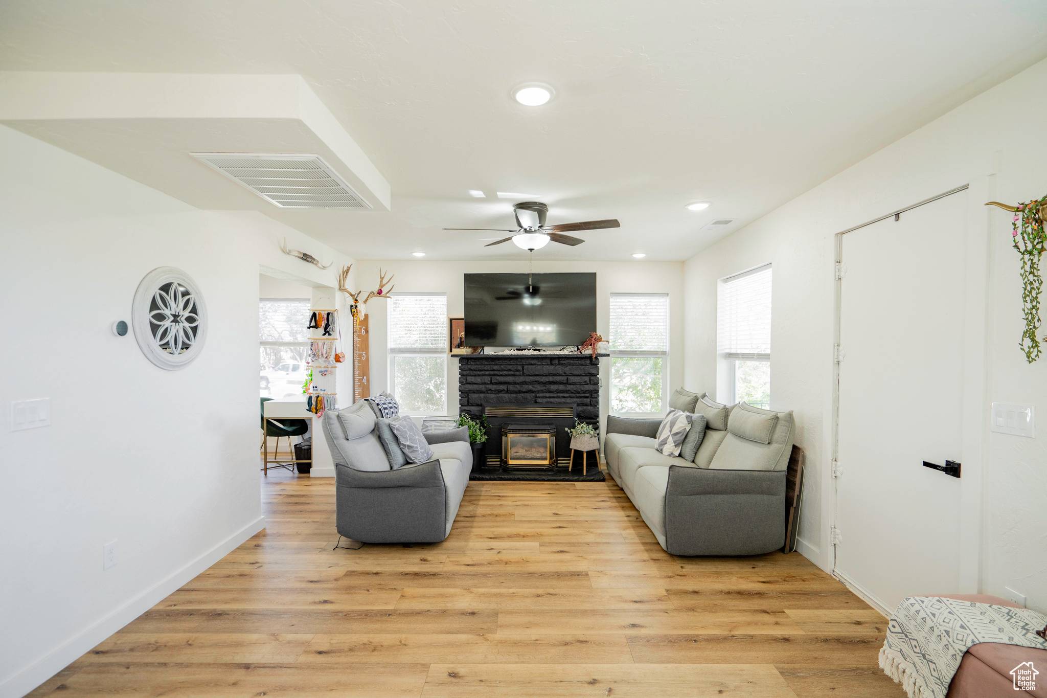 Blanding, UT 84511,310 W 100 S