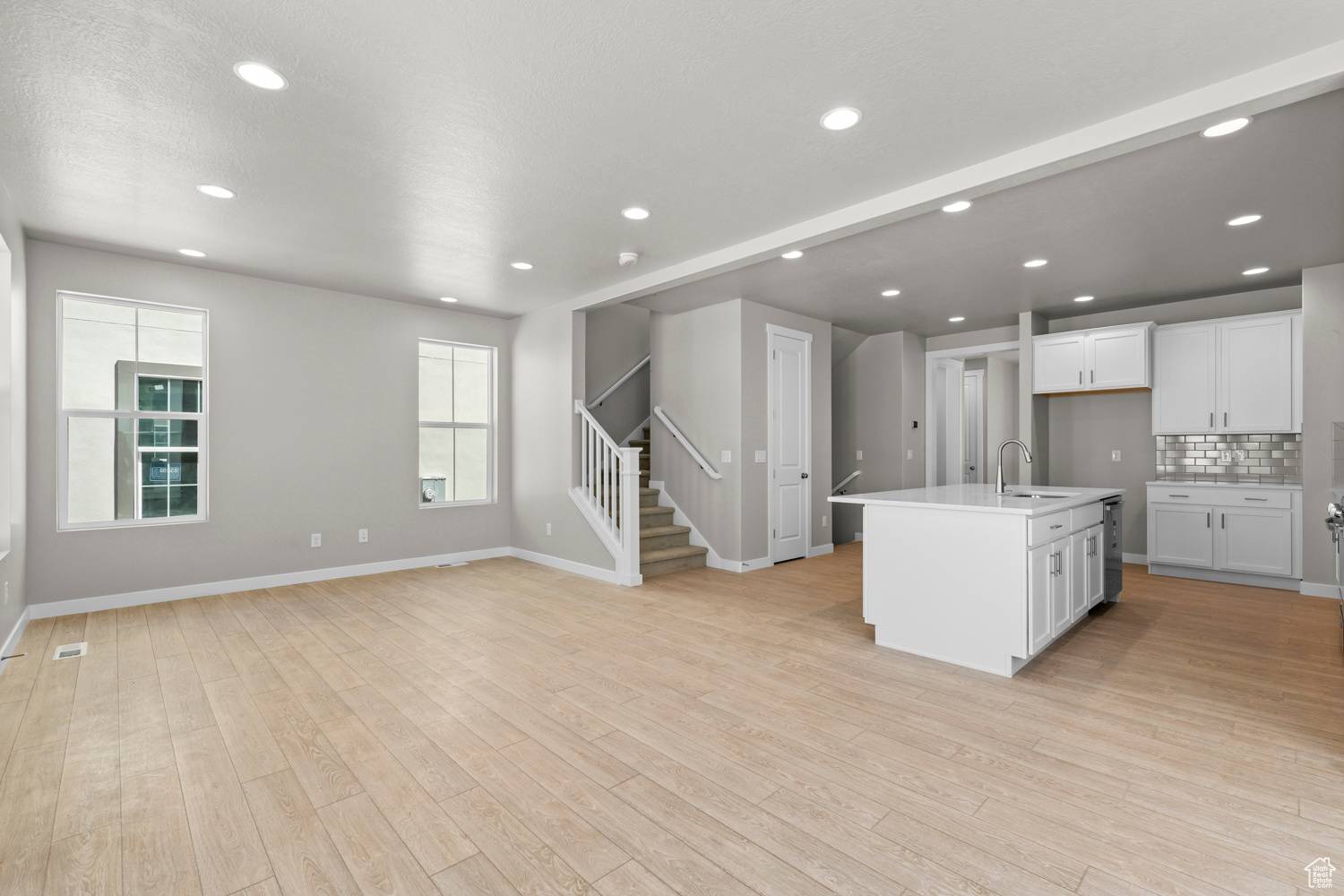 South Jordan, UT 84009,11209 S EASY BEE RD