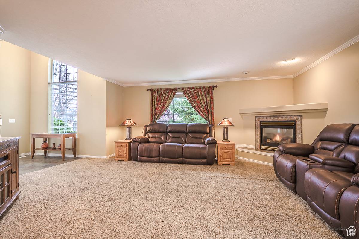 Sandy, UT 84094,9063 ENCHANTED OAK LN