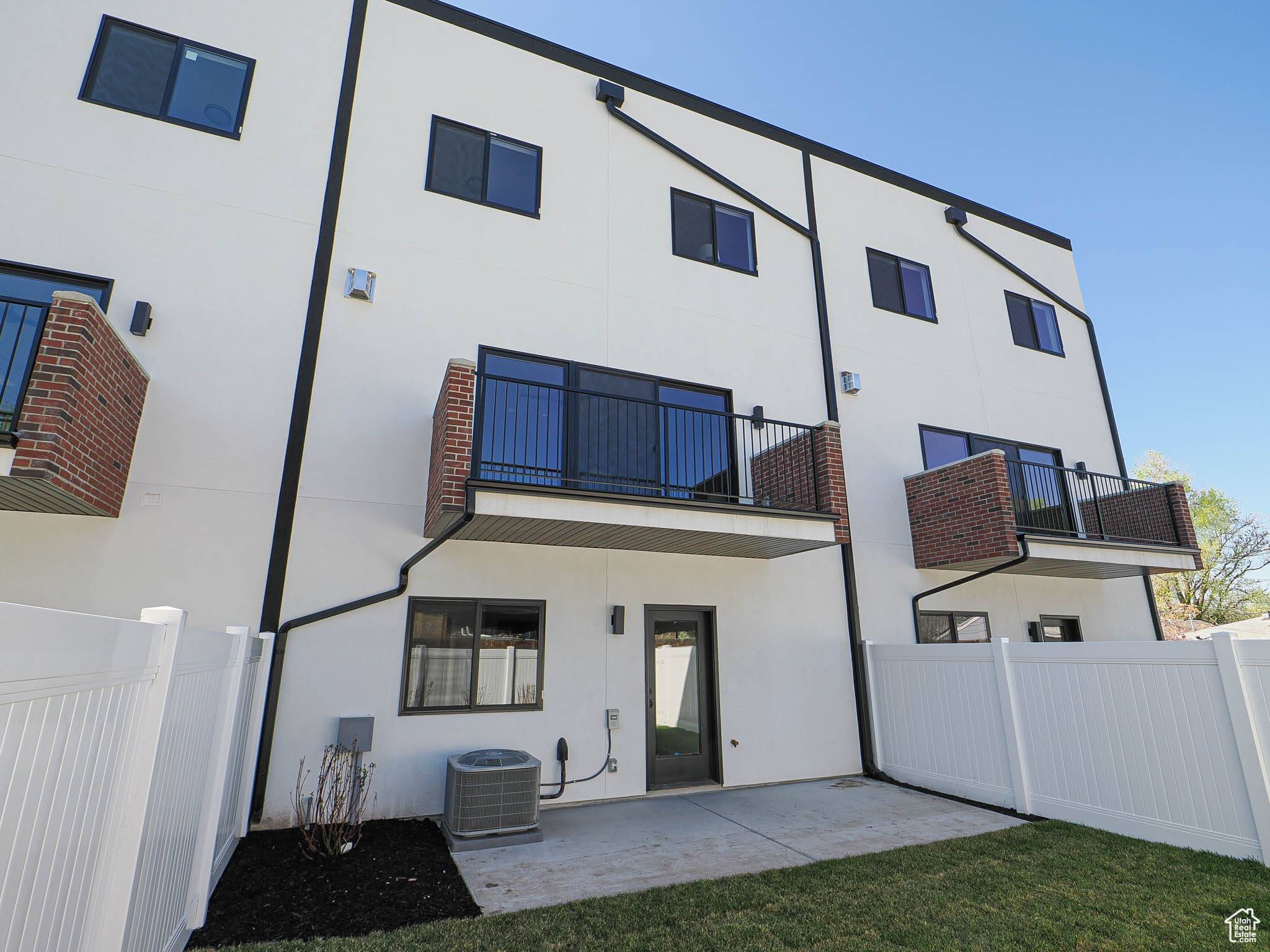 Salt Lake City, UT 84105,839 S MENDON CT #2B