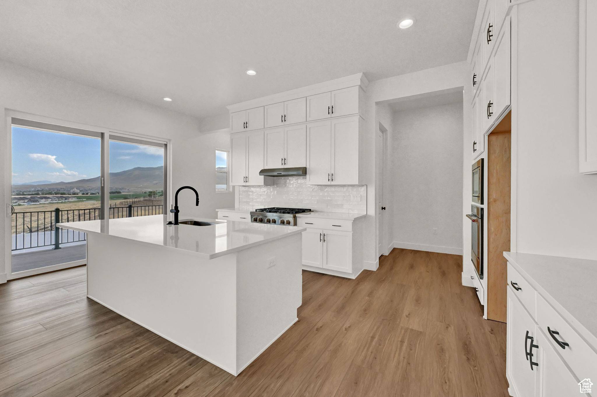 Saratoga Springs, UT 84045,1178 W GOSSAMER LN #12