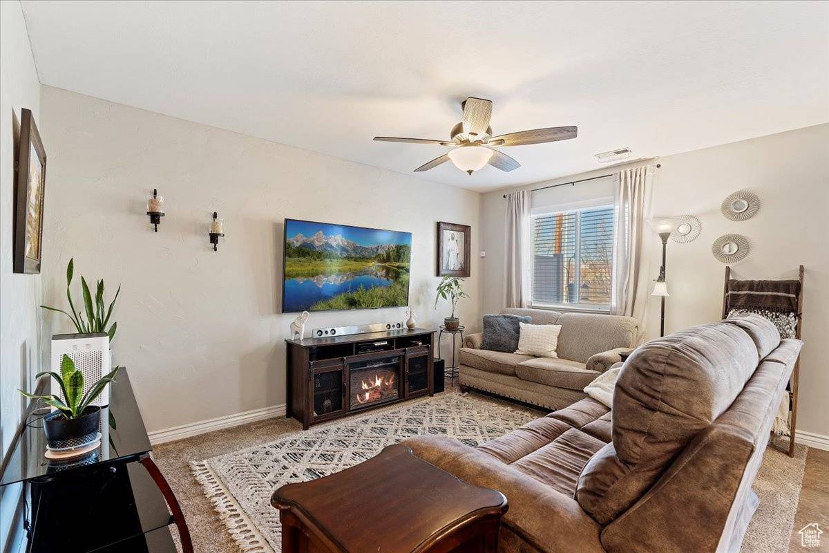 Harrisville, UT 84414,316 W 1975 N