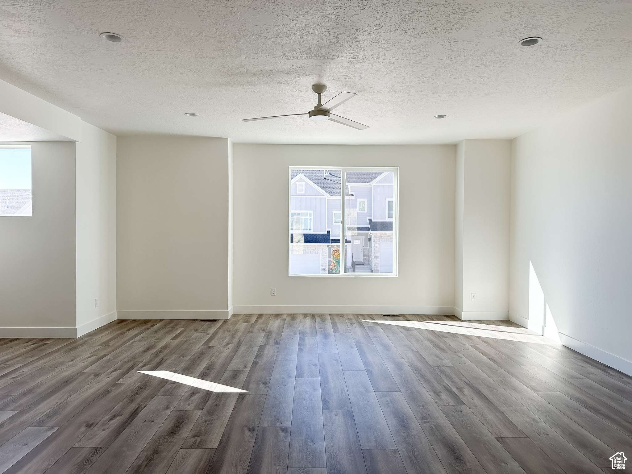 Lehi, UT 84043,978 W MOUNTAIN HOLLOW WAY #332