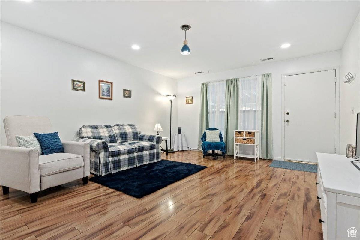 Murray, UT 84107,5946 S SULTAN CIR