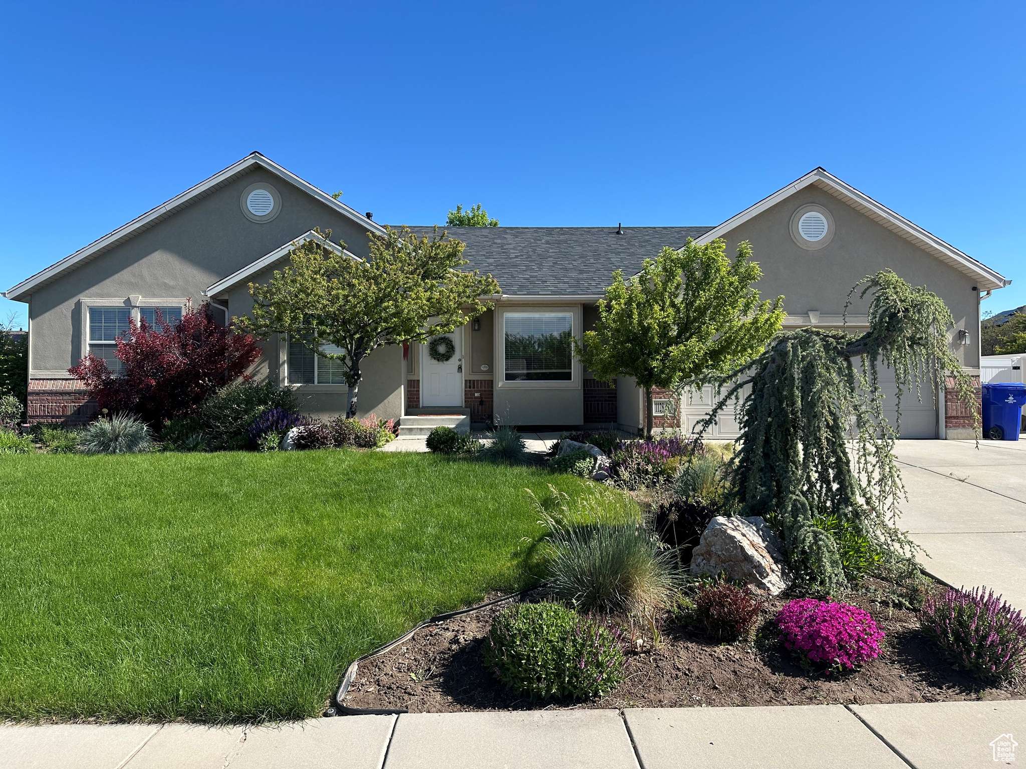 Syracuse, UT 84075,1128 W 2920 S