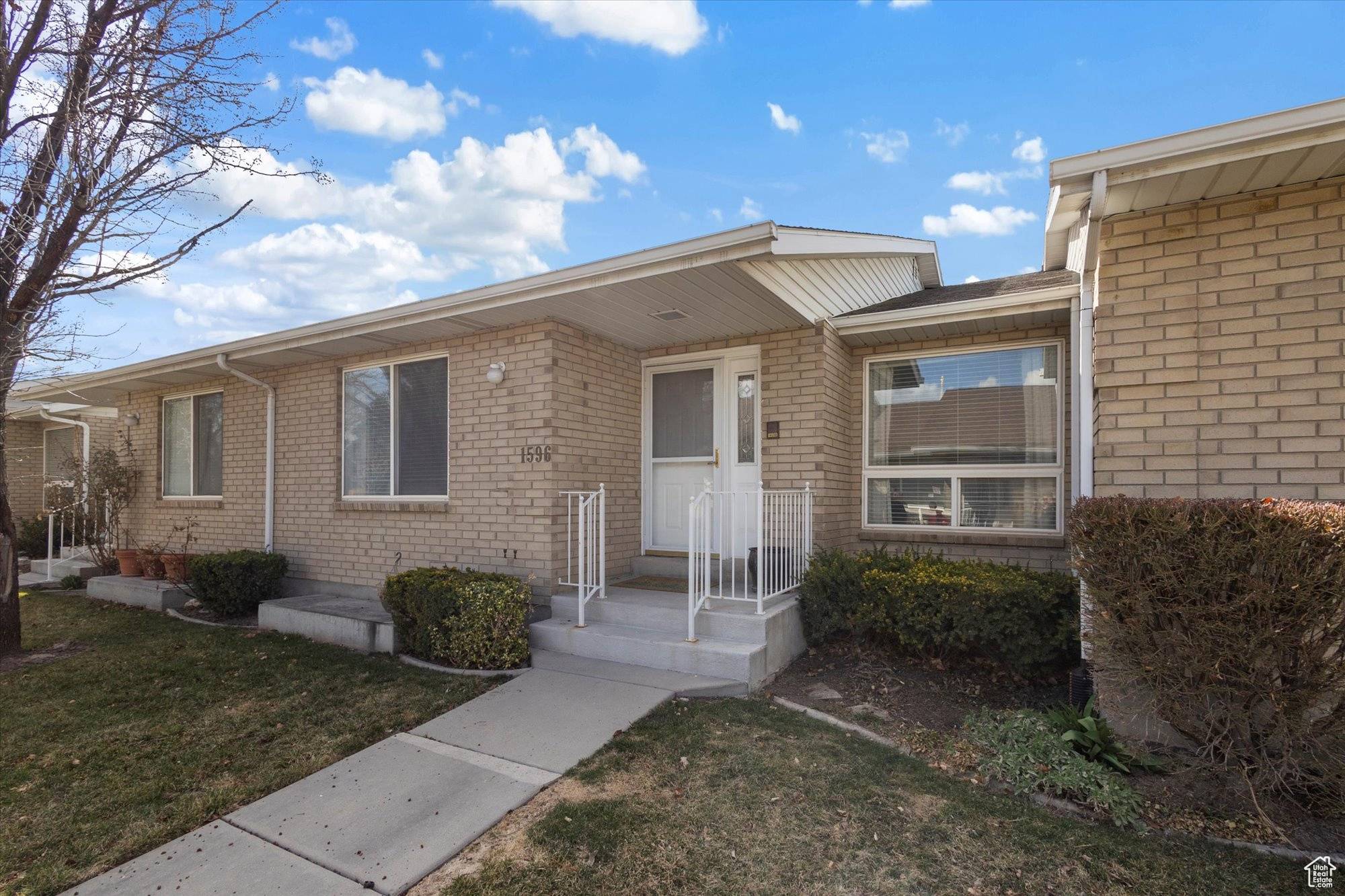South Jordan, UT 84095,1596 W CORNERSTONE WAY