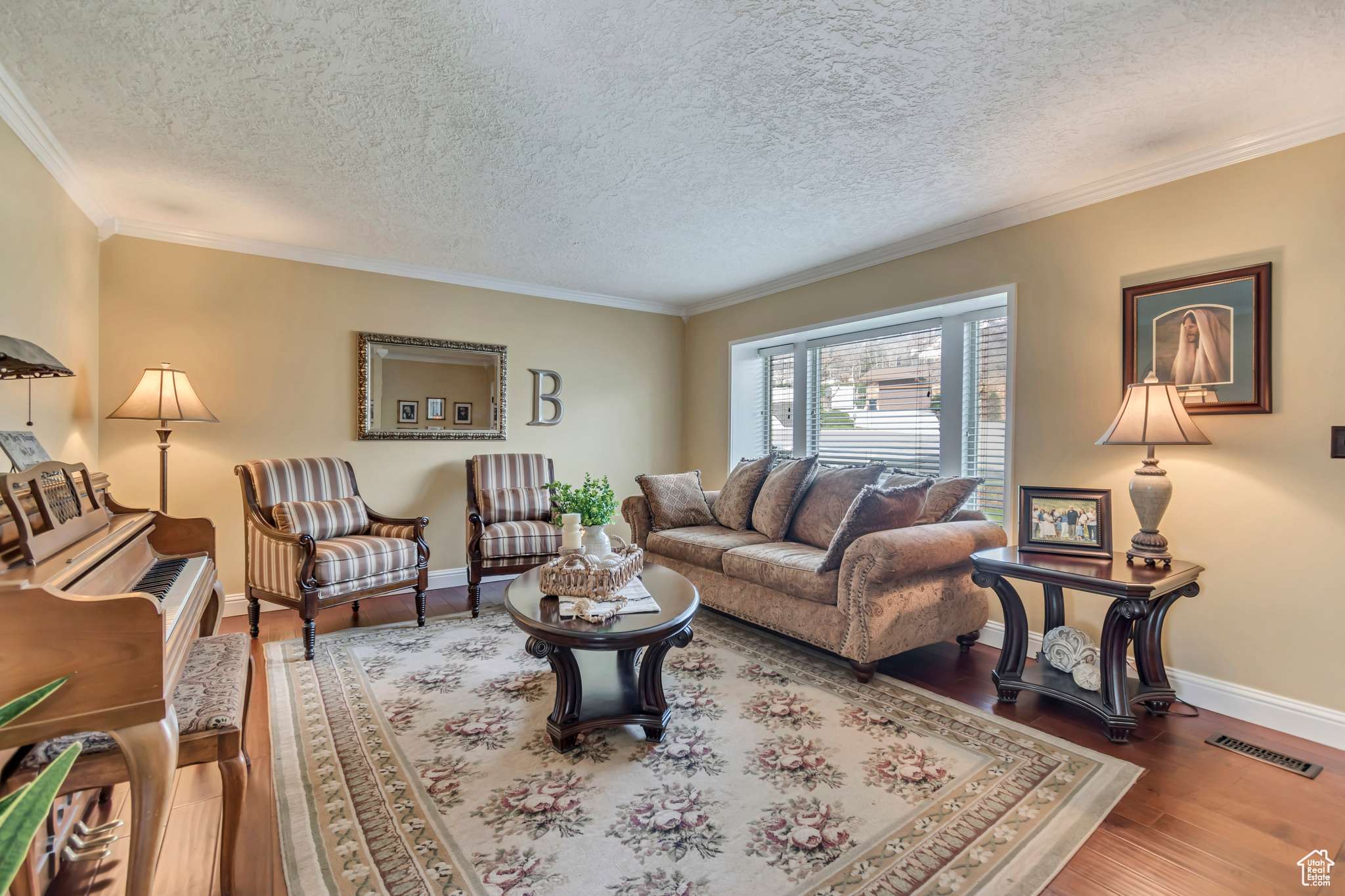 Sandy, UT 84093,9156 S CHICKADEE CIR