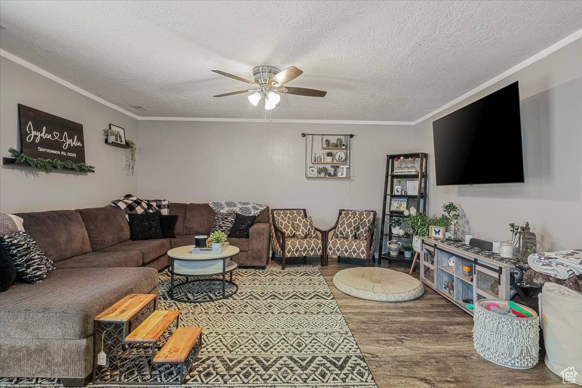 Roy, UT 84067,4799 S 3950 W