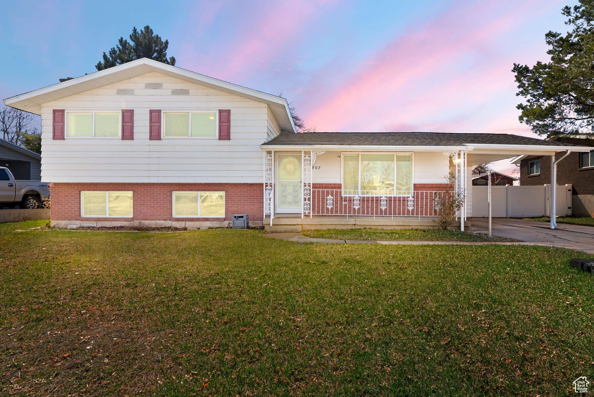 Riverdale, UT 84405,907 W 4300 S
