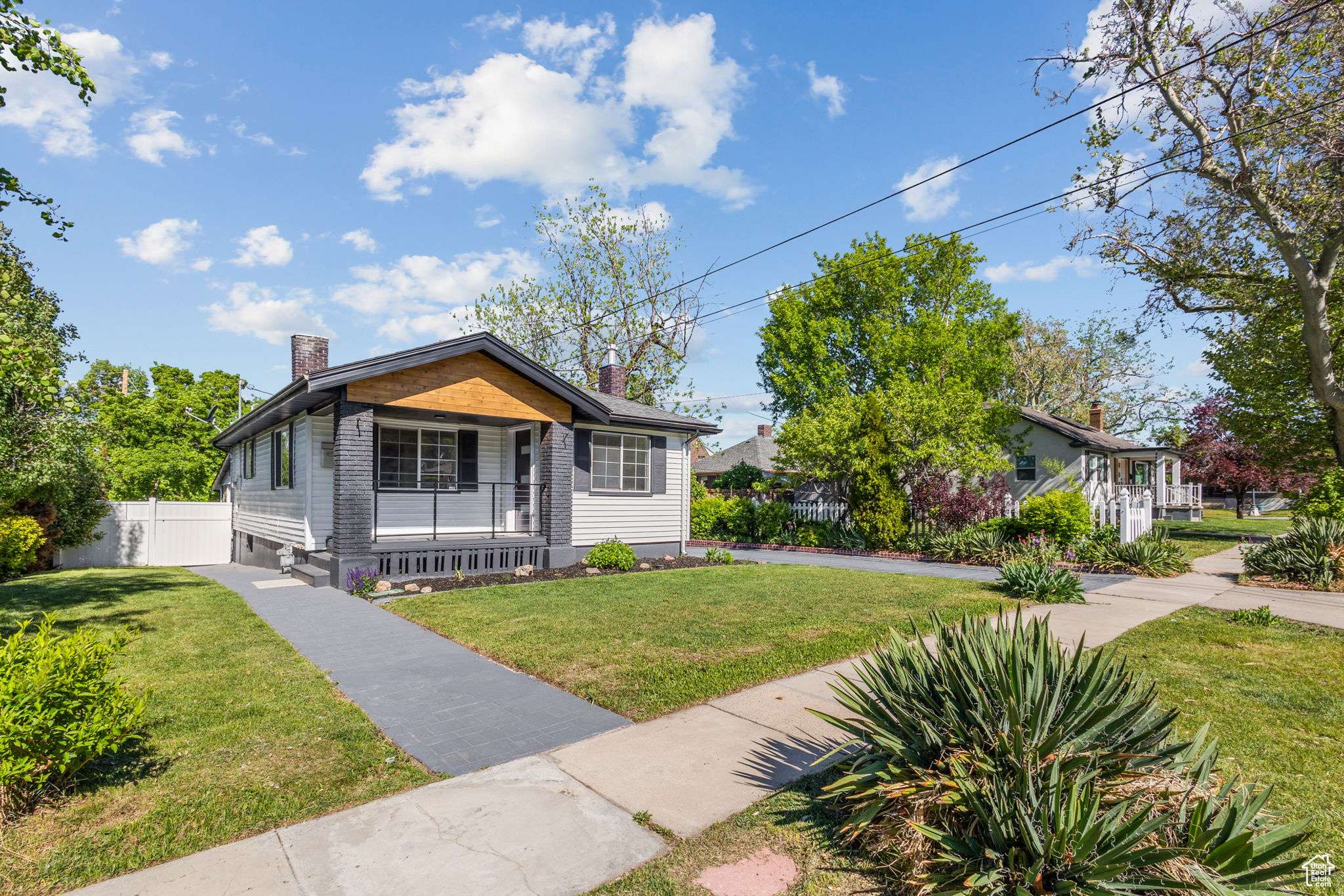 Salt Lake City, UT 84105,1946 S 1400 E