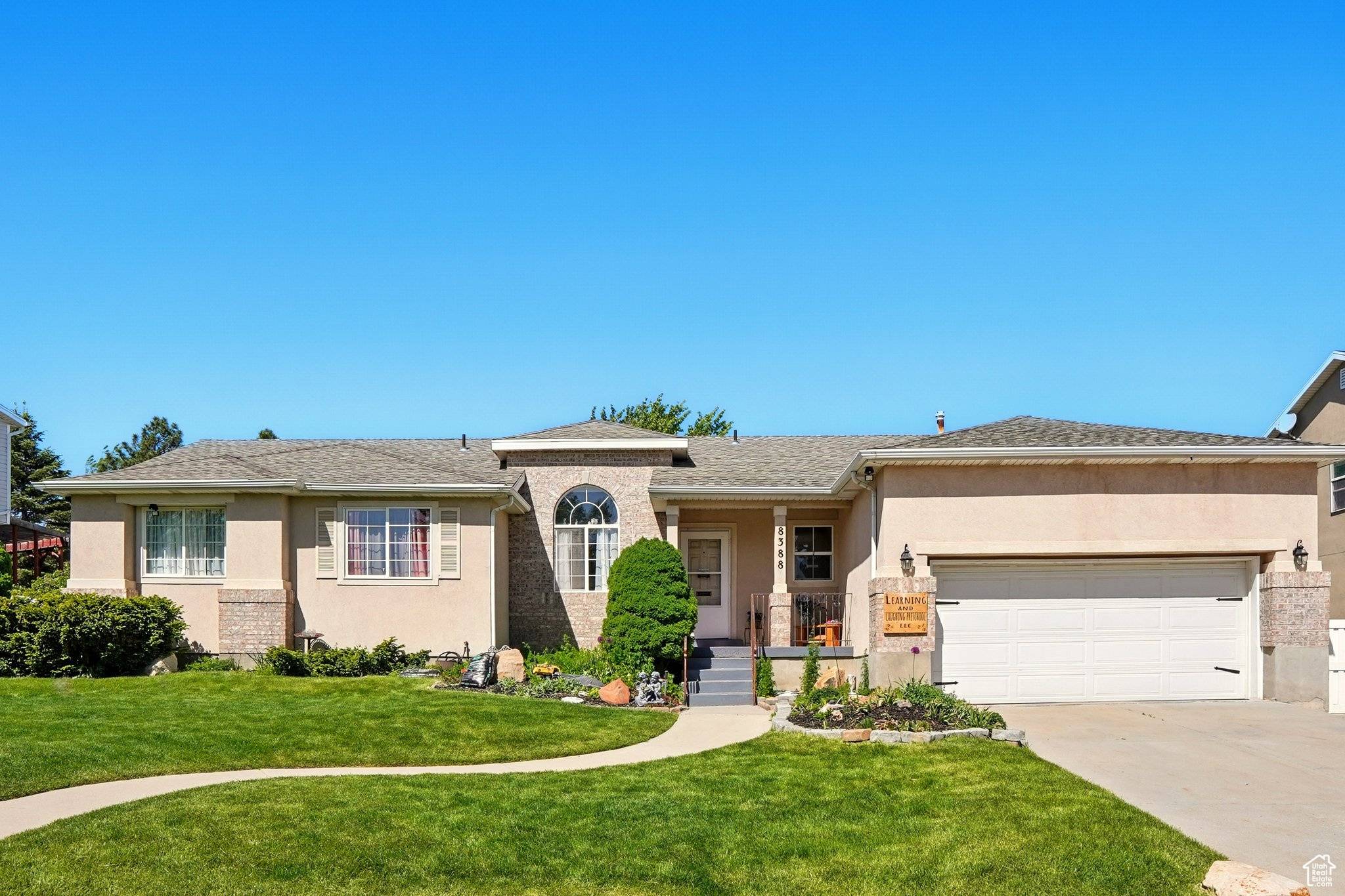 West Jordan, UT 84081,8388 S 5220 W