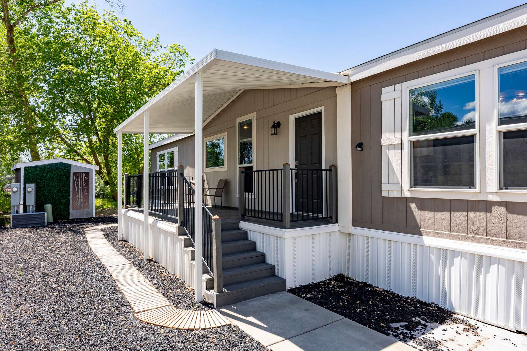 Uintah, UT 84405,975 E 6600 S #94