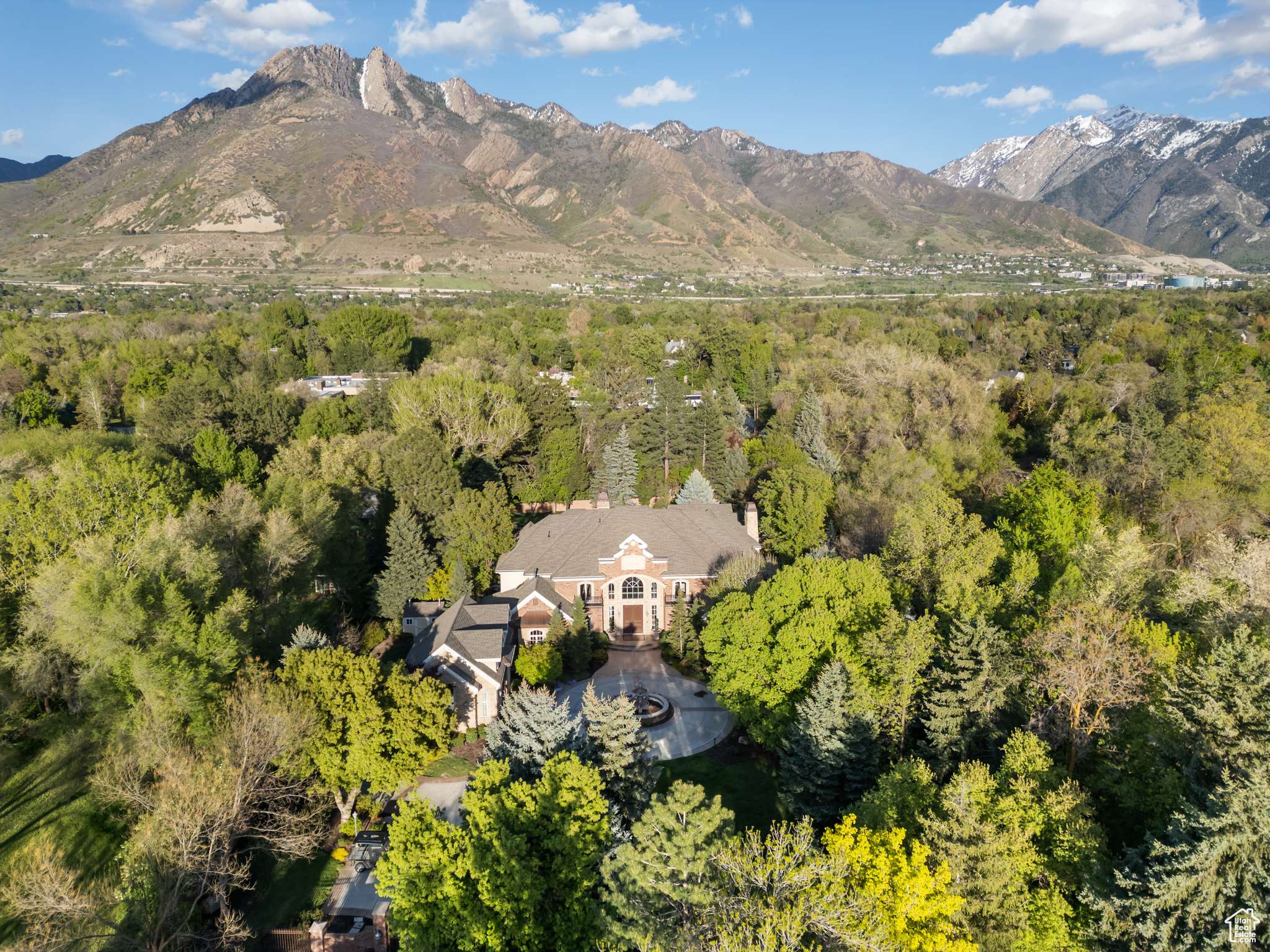 Holladay, UT 84117,2062 E WALKER LN
