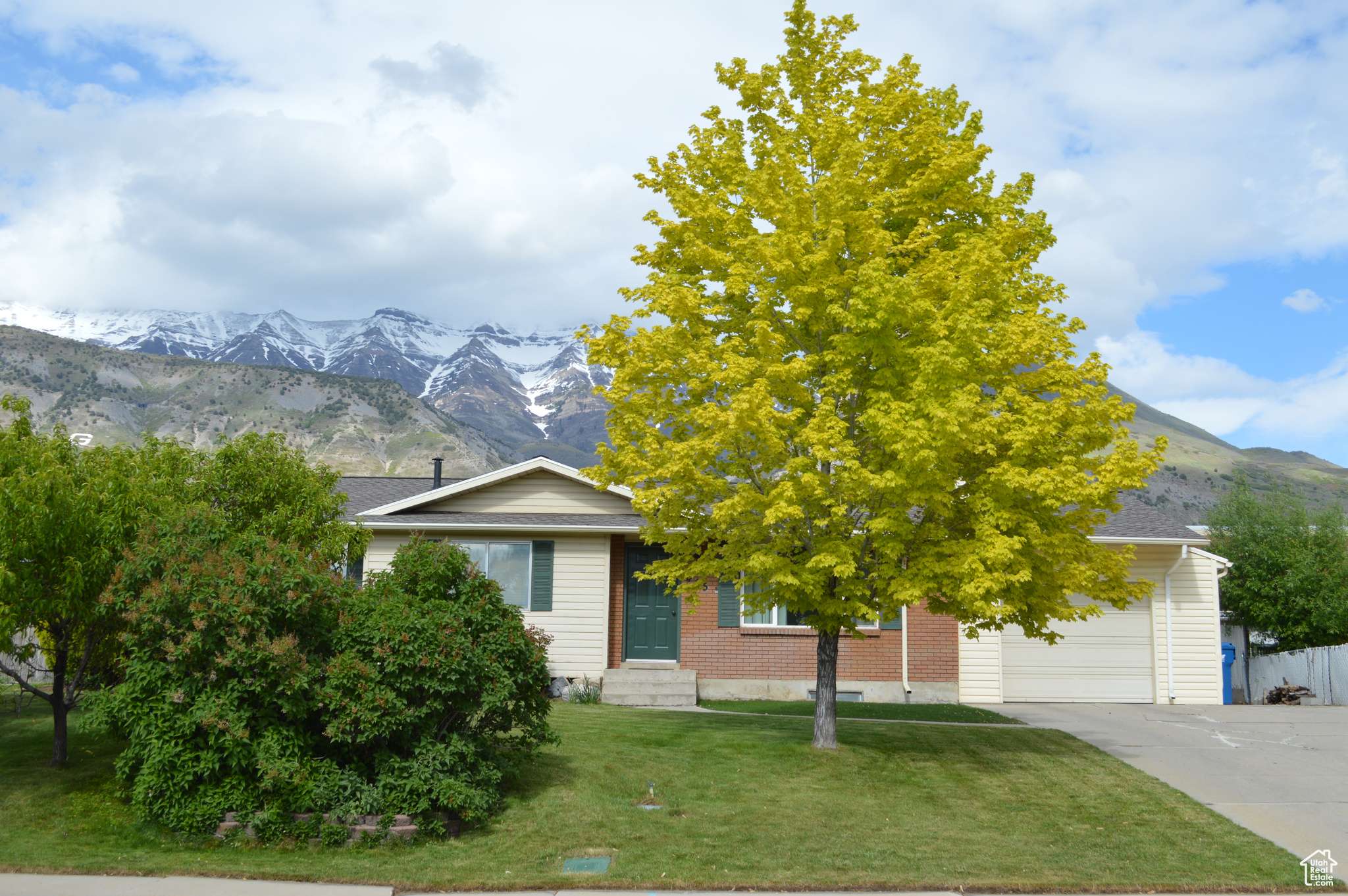 Pleasant Grove, UT 84062,445 VALLEY VIEW DR