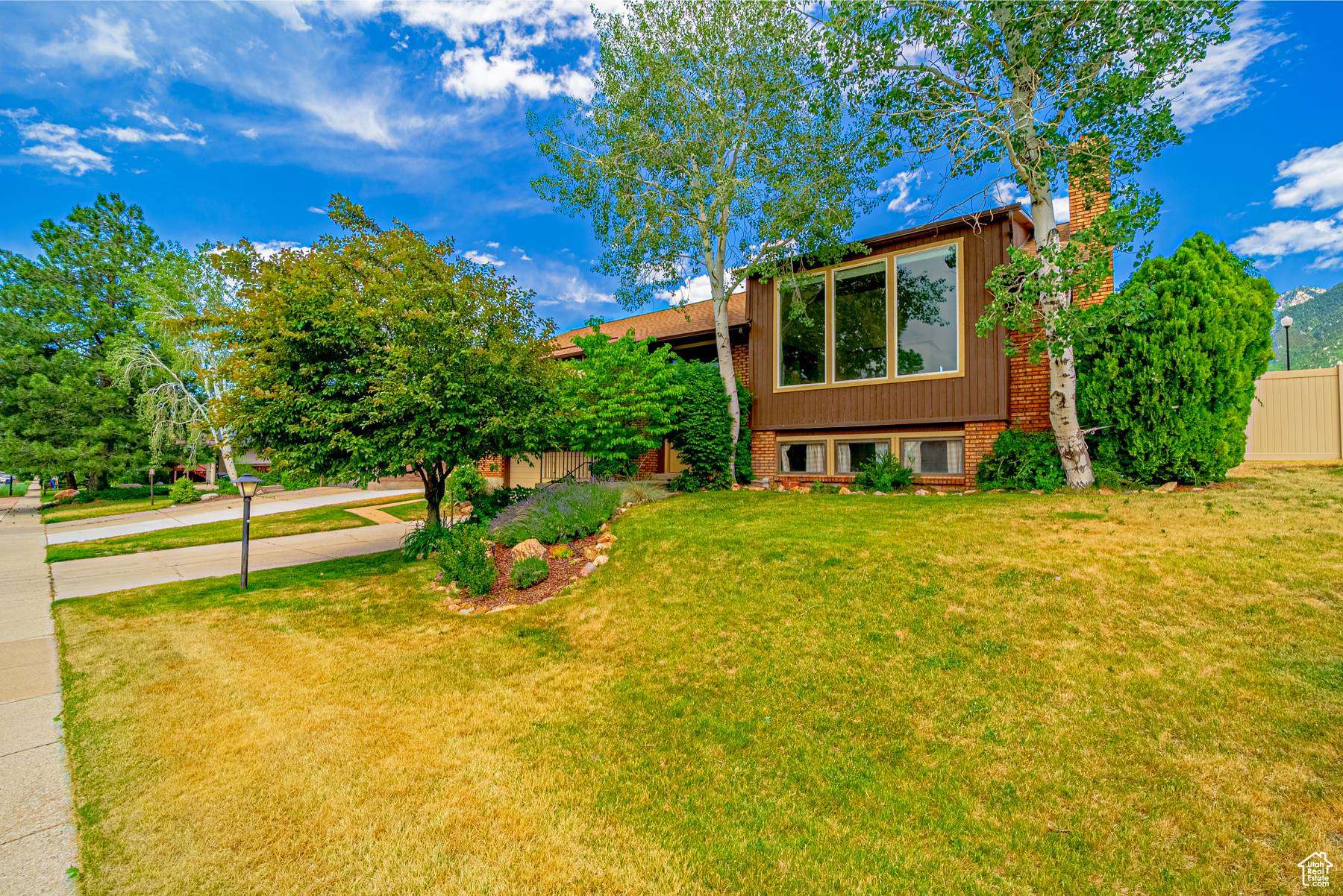 Sandy, UT 84092,10365 S 2505 E