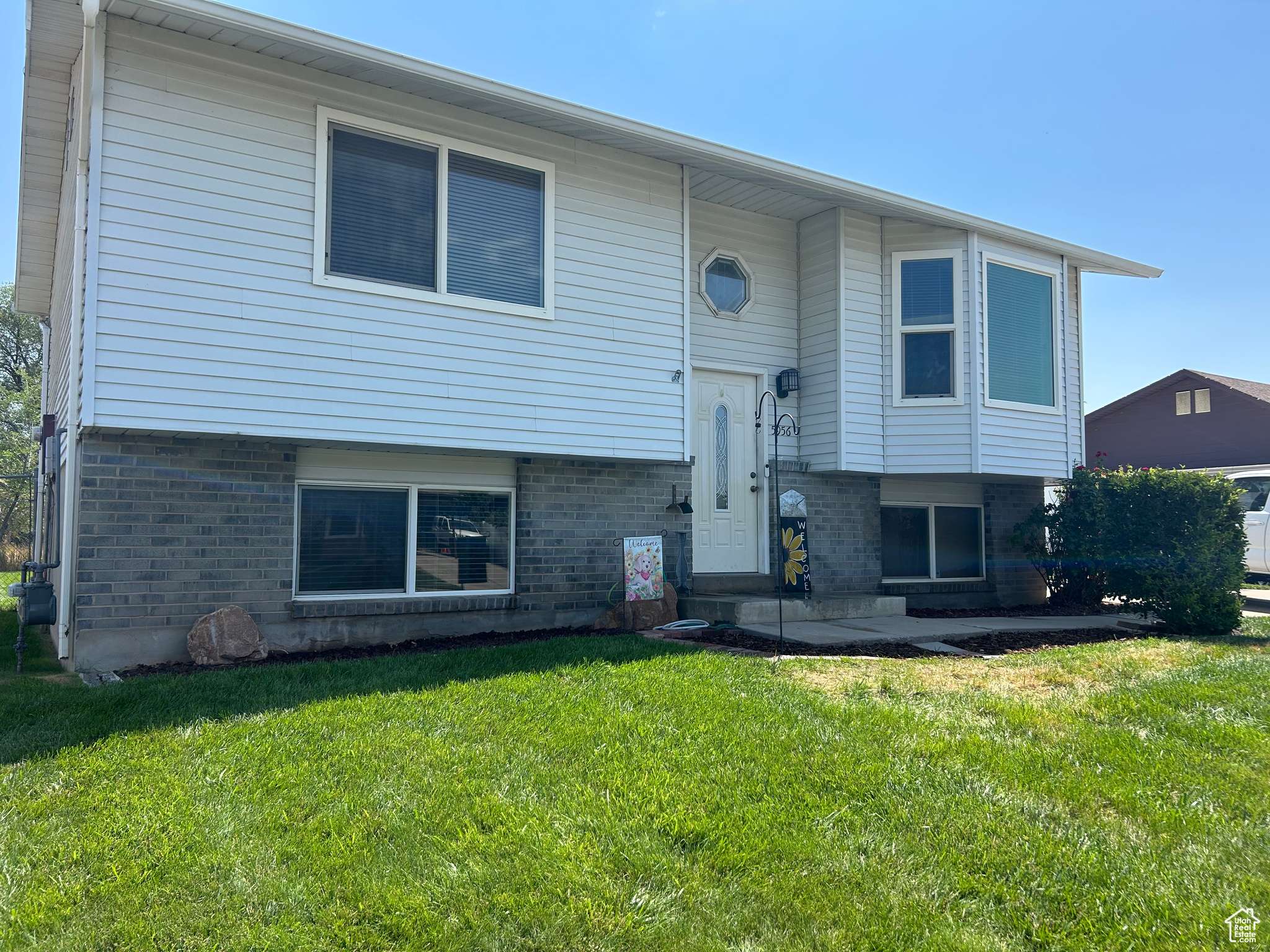 Roy, UT 84067,5956 S 3950 W