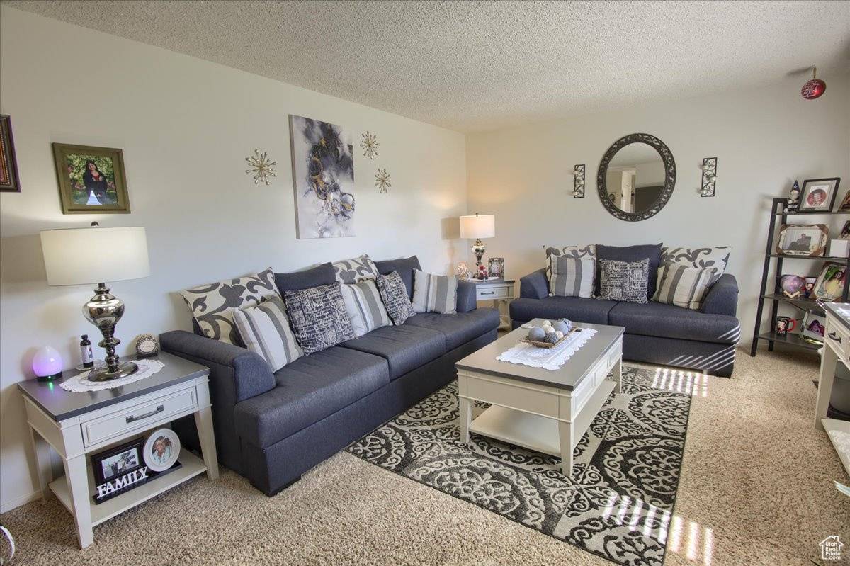 Roy, UT 84067,4493 S 1975 W