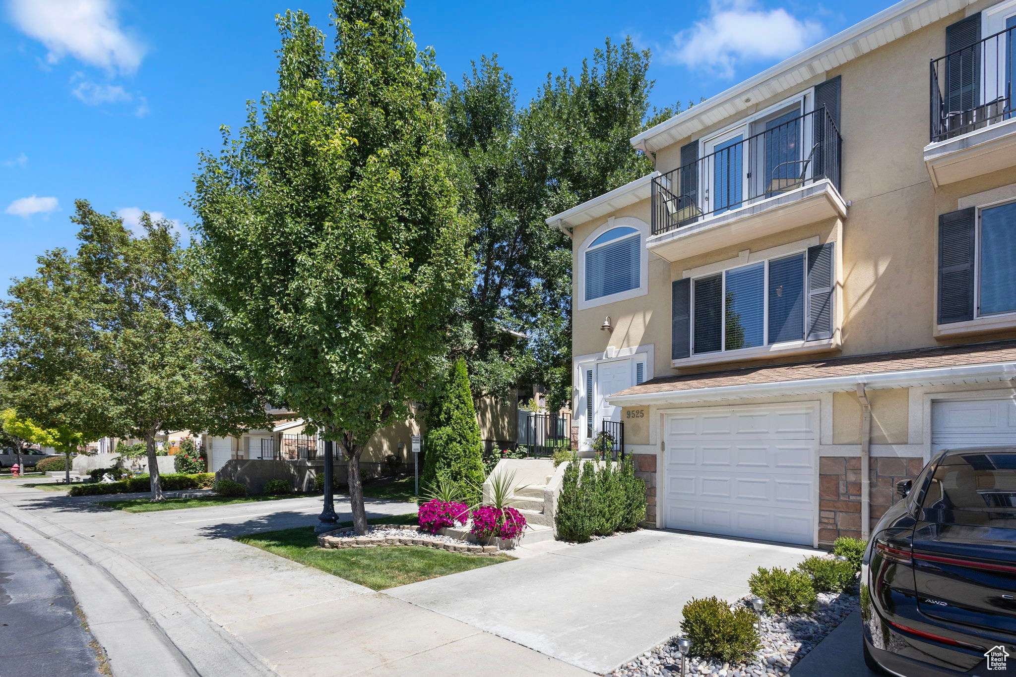 Sandy, UT 84070,9525 S FAIRWAY VIEW DR
