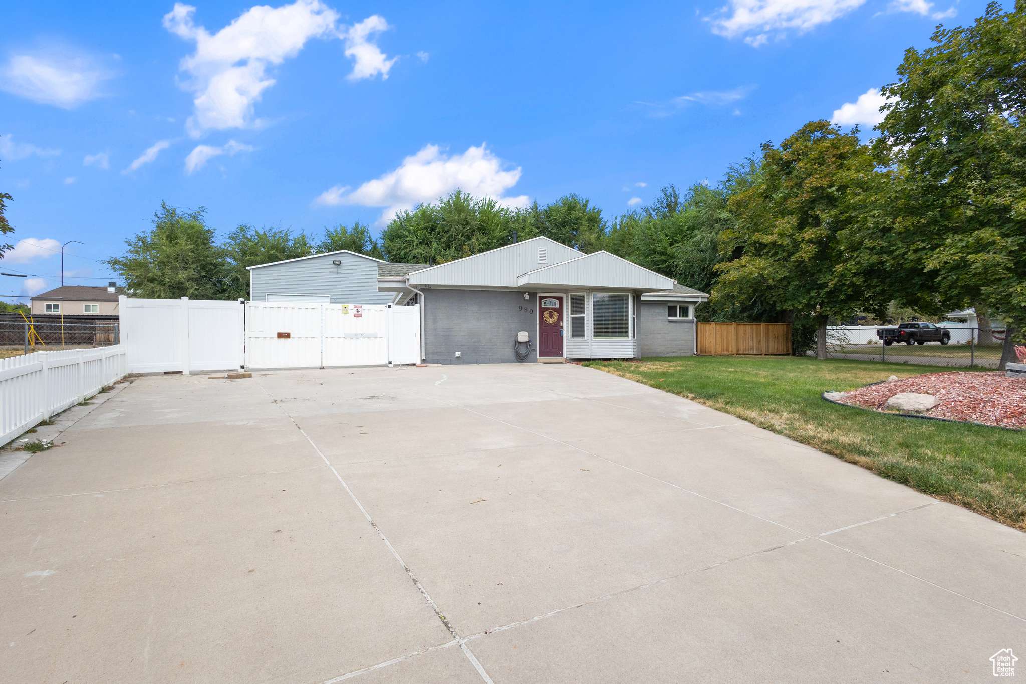 Layton, UT 84041,989 E SHERWOOD DR