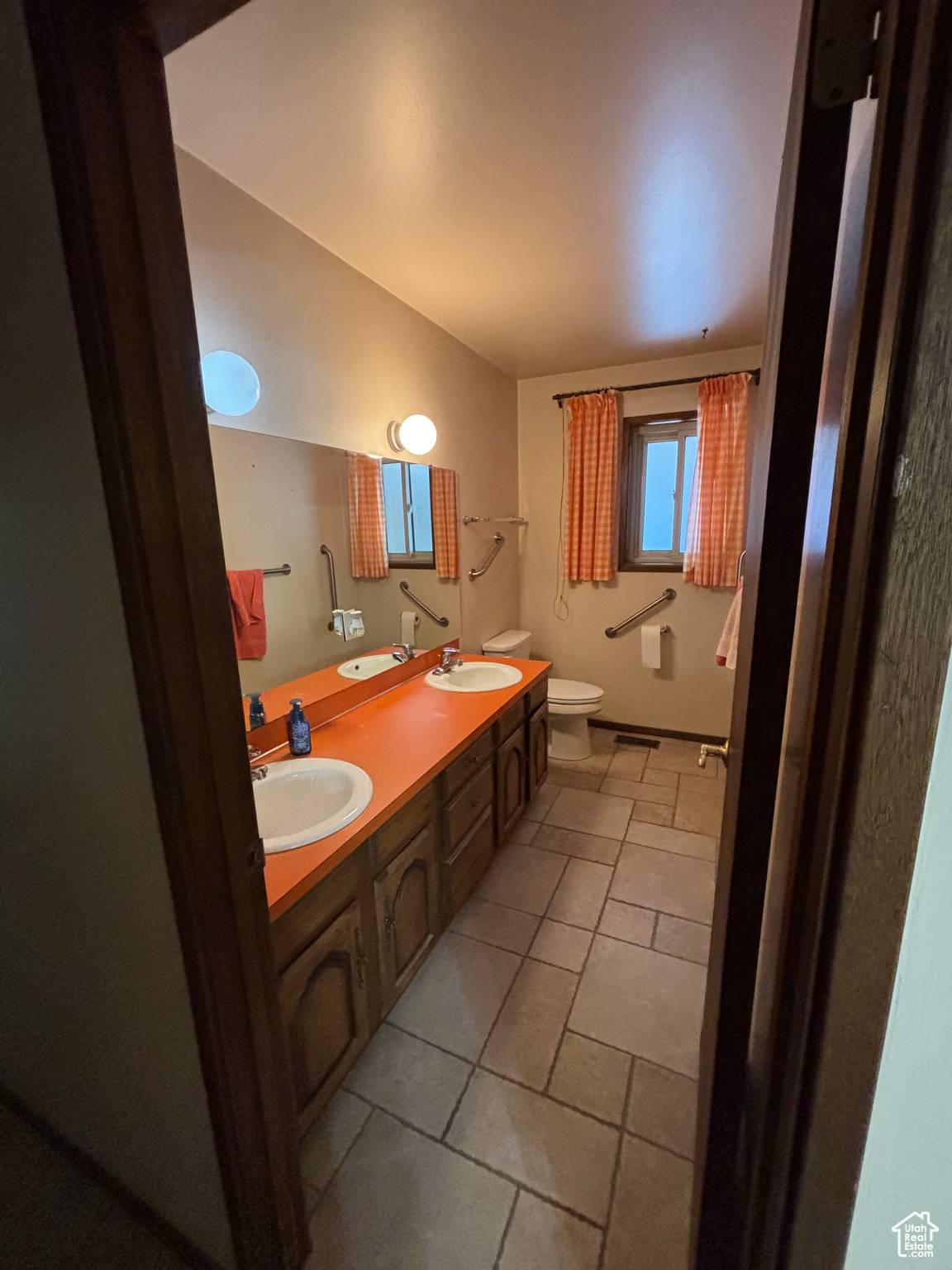 Salt Lake City, UT 84108,556 S STANDEL DR