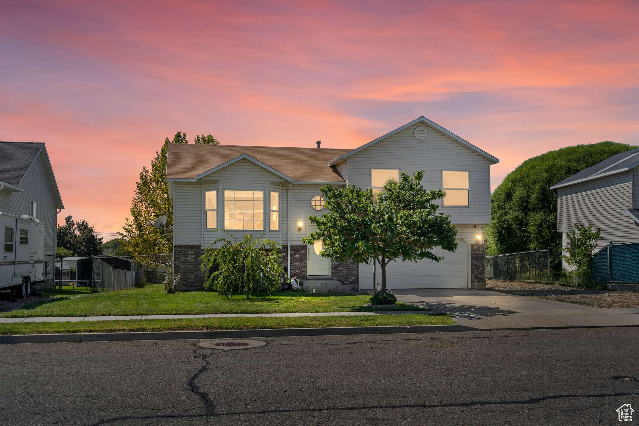 Roy, UT 84067,6053 S 2225 W