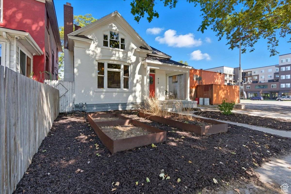 Salt Lake City, UT 84104,910 W 200 S