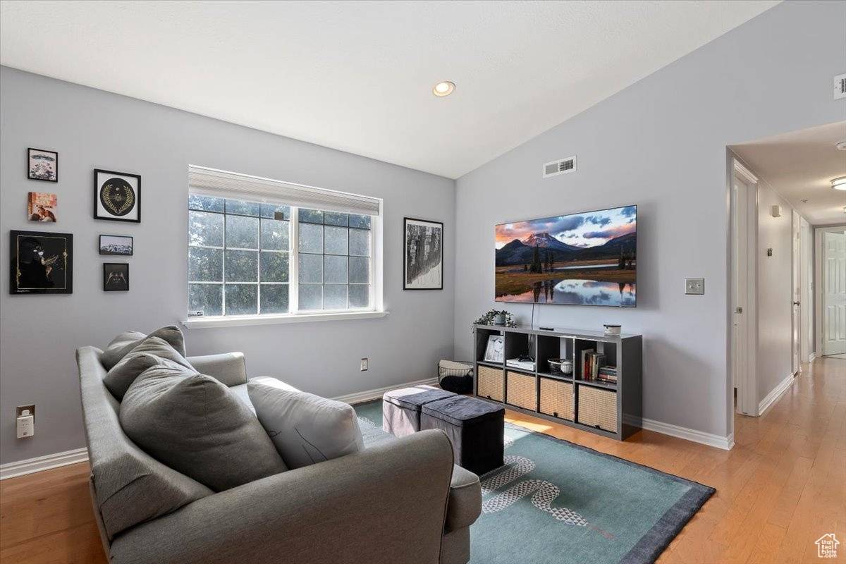 Salt Lake City, UT 84103,315 W 700 N #11