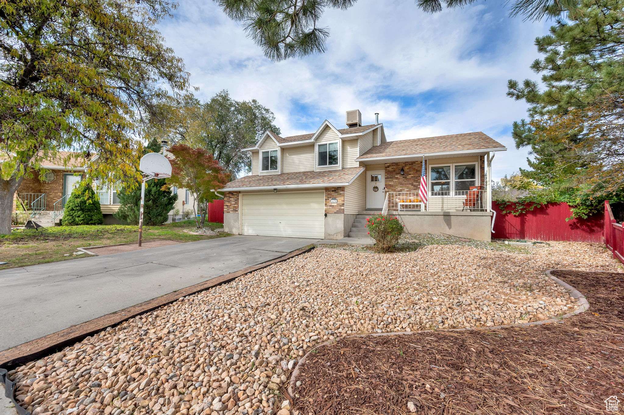 West Jordan, UT 84081,6635 S MILFOIL CIR W