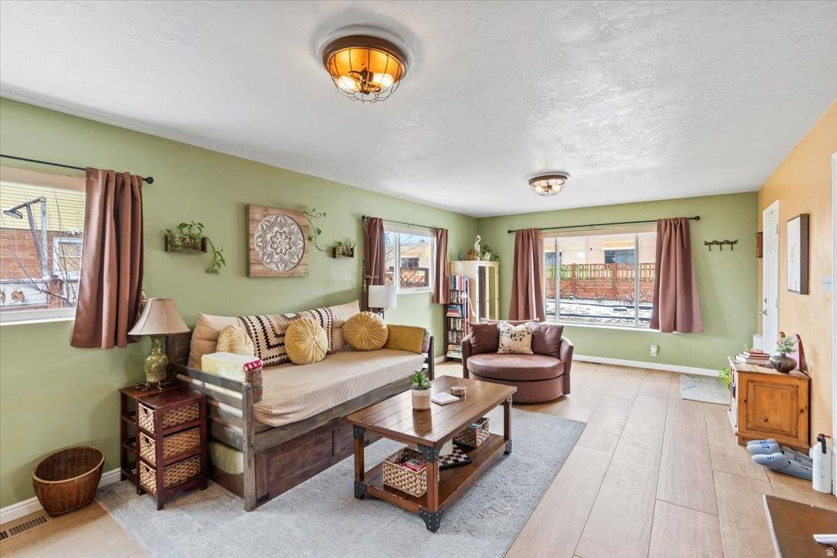 South Salt Lake, UT 84106,3824 S 500 E