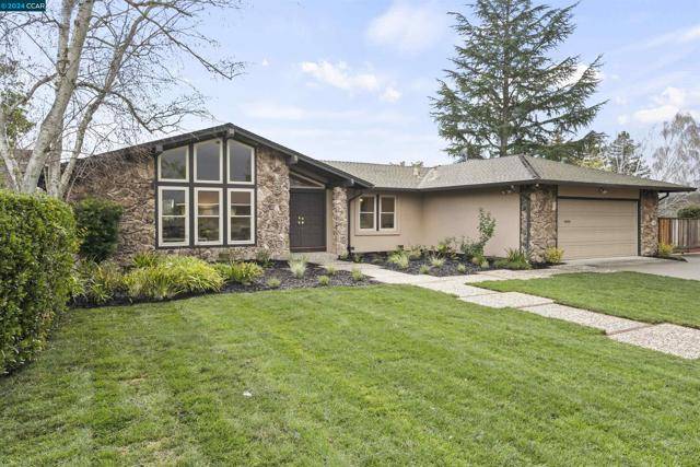 Moraga, CA 94556,243 Sandringham Dr