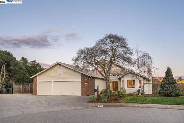 Oakland, CA 94605,5106 Fairhill Ct