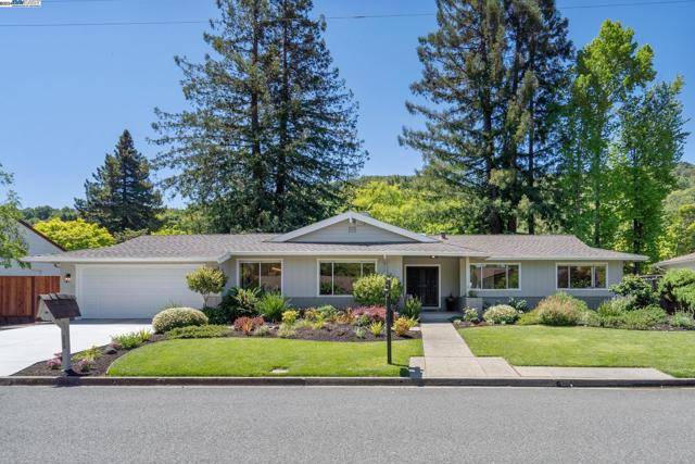 Moraga, CA 94556,320 Deerfield Dr