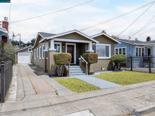 Oakland, CA 94605,8026 Iris St