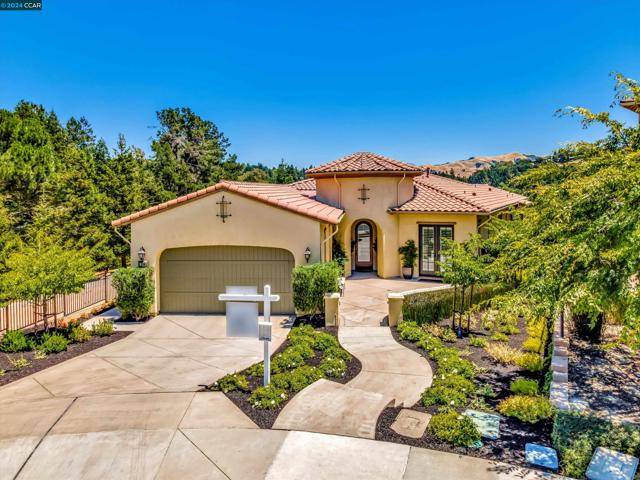 Moraga, CA 94556,236 Willowbrook Ln