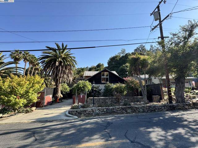 Port Costa, CA,131 Canyon Lake Dr