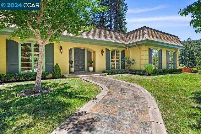 Orinda, CA 94563,124 Amber Valley Dr