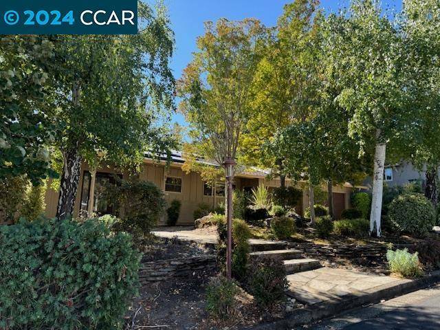 Orinda, CA 94563,3 Stanton Ct