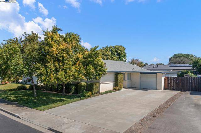 Livermore, CA 94551,1625 Hollyhock St