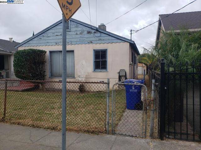 Oakland, CA 94603,10517 Pippin St