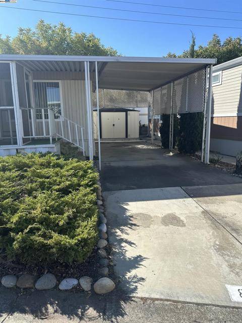 Pleasanton, CA 94566,3263 Vineyard Ave SPC 83