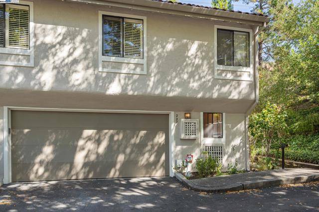 Moraga, CA 94556,227 Paseo Bernal