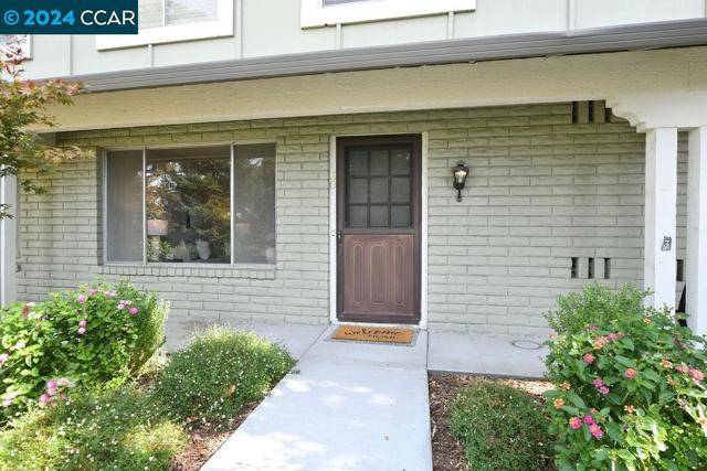 Martinez, CA 94553,30 Fountainhead Court