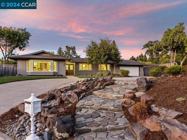 Moraga, CA 94556,26 Kippy Ct