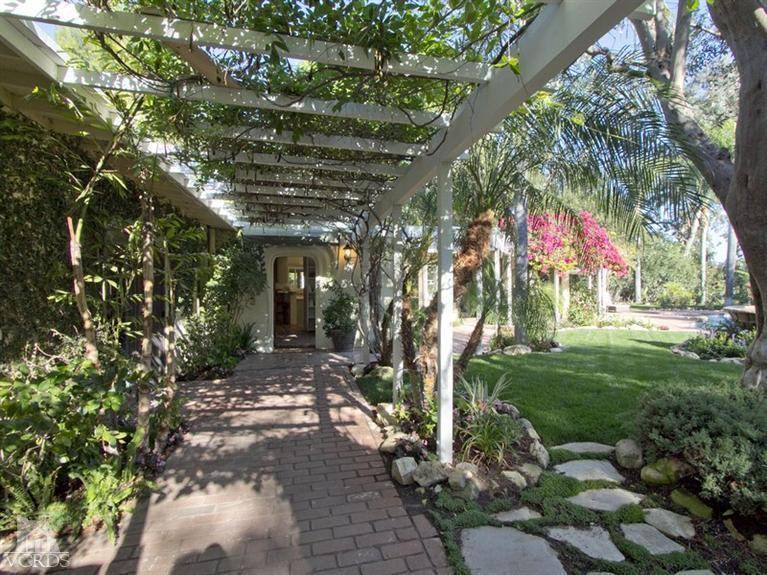 Agoura Hills, CA 91301,6045 Fairview Place