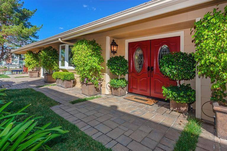 Westlake Village, CA 91361,3921 Fairbreeze Circle