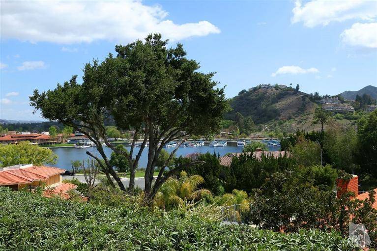 Westlake Village, CA 91361,32369 Lake Pleasant Drive