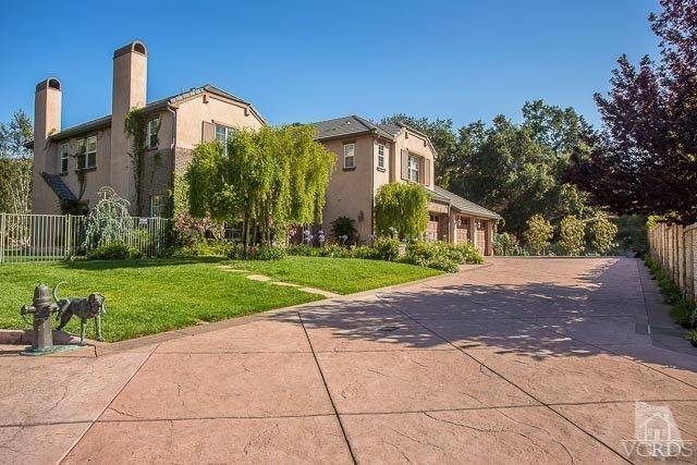 Westlake Village, CA 91361,742 Hartglen Avenue