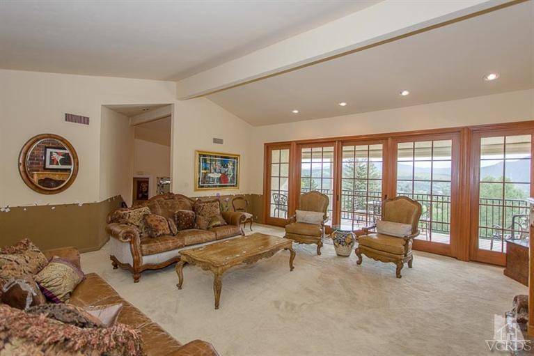 Agoura Hills, CA 91301,28329 Foothill Drive