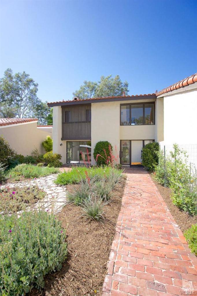 Westlake Village, CA 91361,3807 Bowsprit Circle