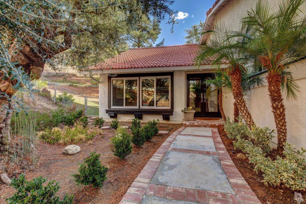 Agoura Hills, CA 91301,28602 Acacia Glen Street